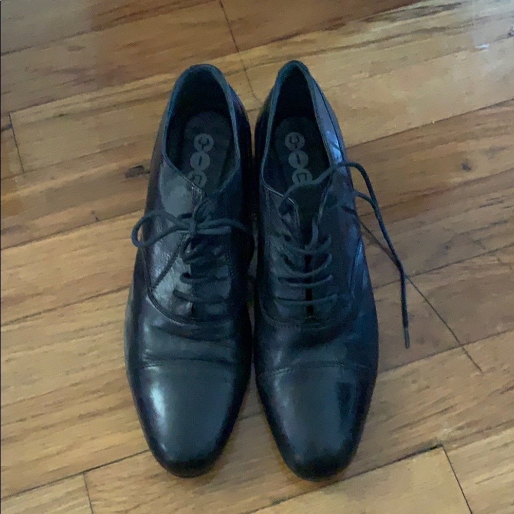 Yin shoes